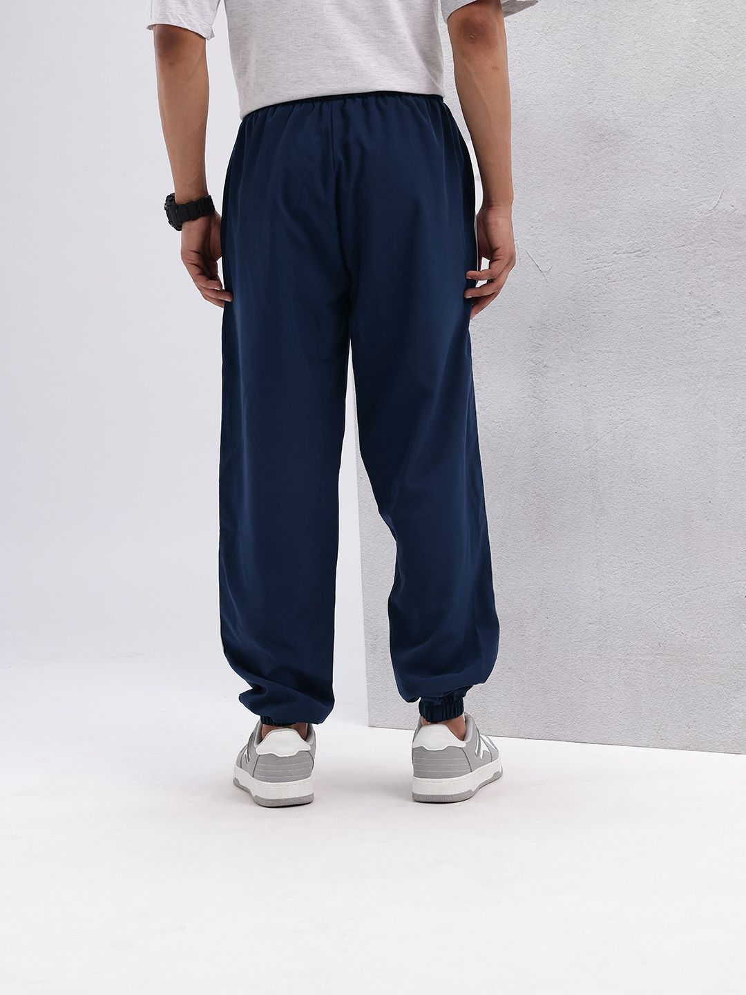 HRX by Hrithik Roshan Men Lifestyle Contrast Piping Detail Joggers