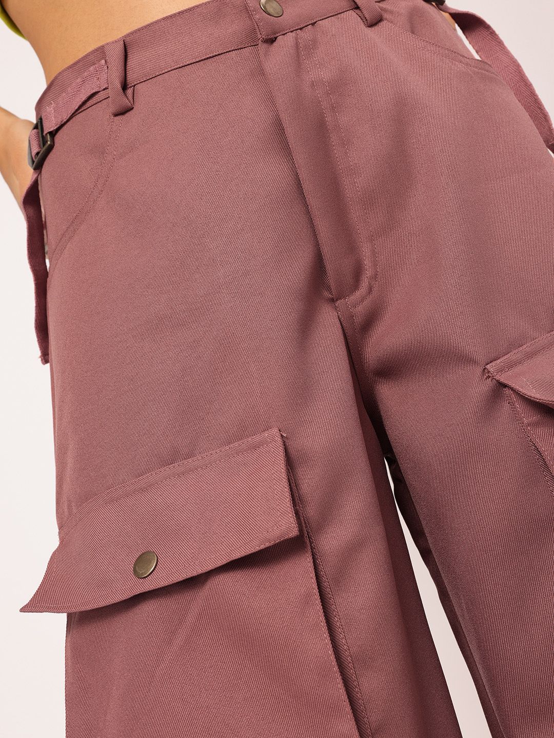DressBerry Women Sleek-Stylish Relaxed Cargo