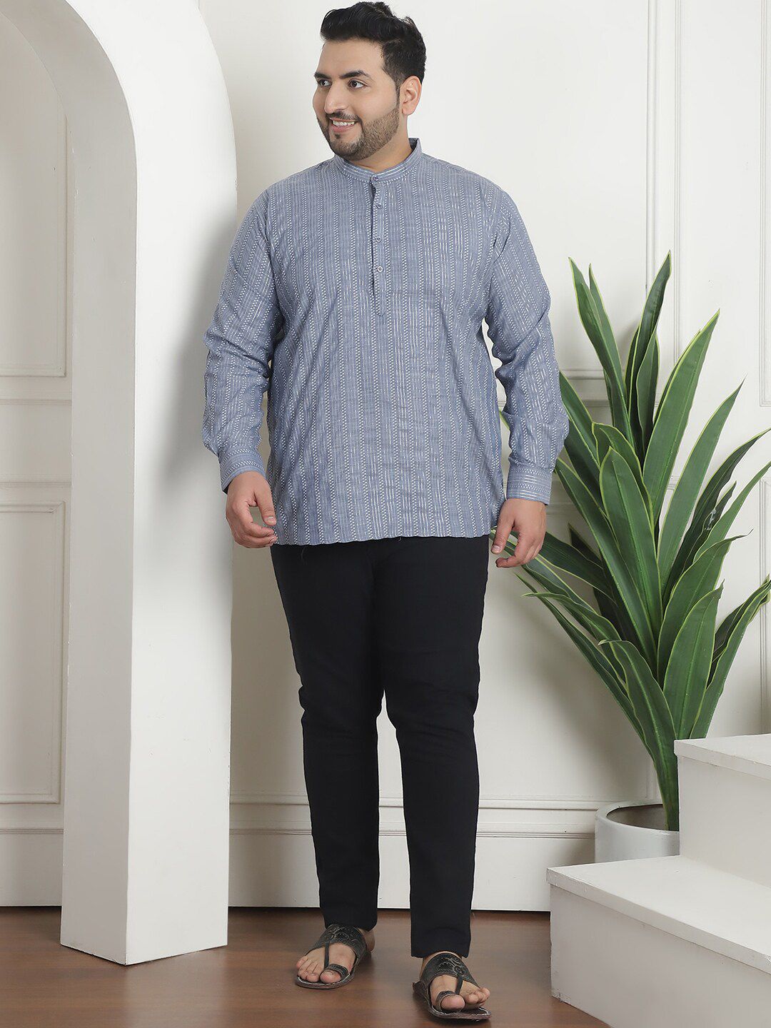 SOJANYA PLUS Geometric Embroidered Pure Cotton Kurta