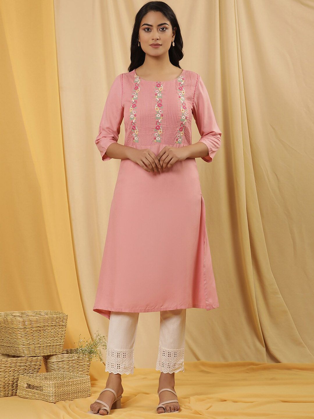 W Ethnic Motifs Empire Thread Work Kurta with Trouser