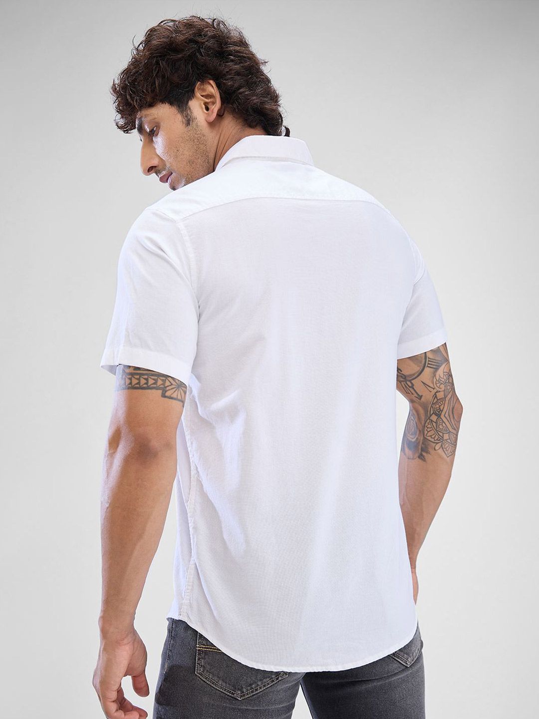 SPYKAR Men Solid Spread Collar Slim Fit Casual Shirt