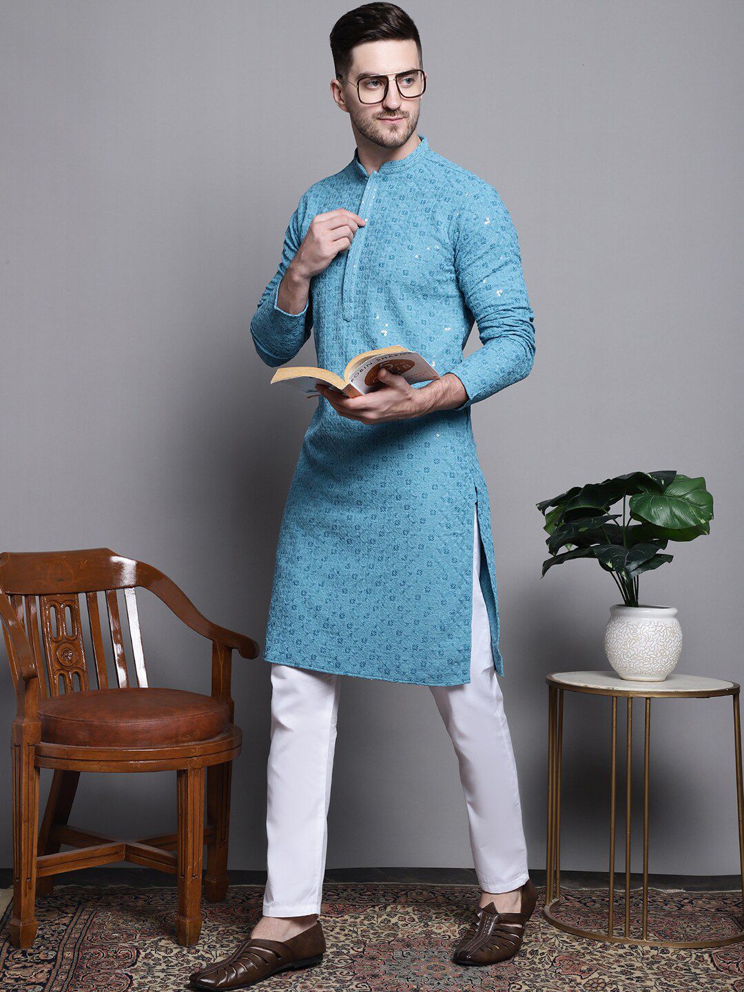 Jompers Floral Embroidered Sequinned Pure Cotton Straight Kurta With Pyjamas