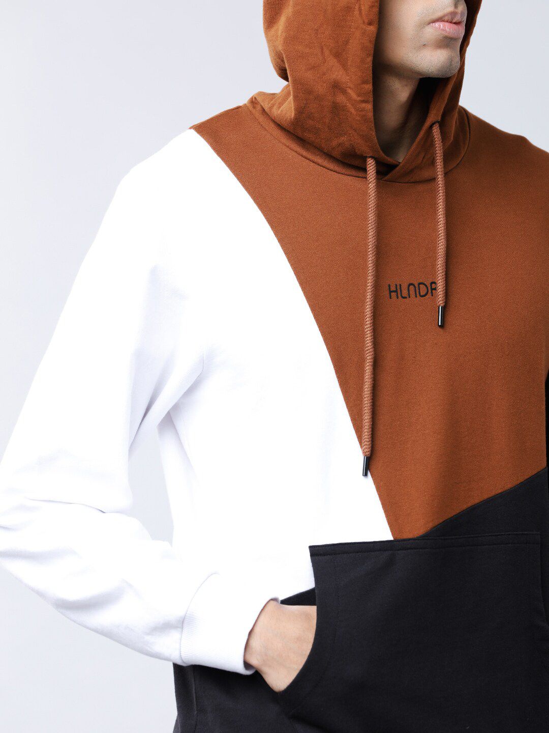 HIGHLANDER Men White & Brown Colourblocked Hooded Sweatshirt