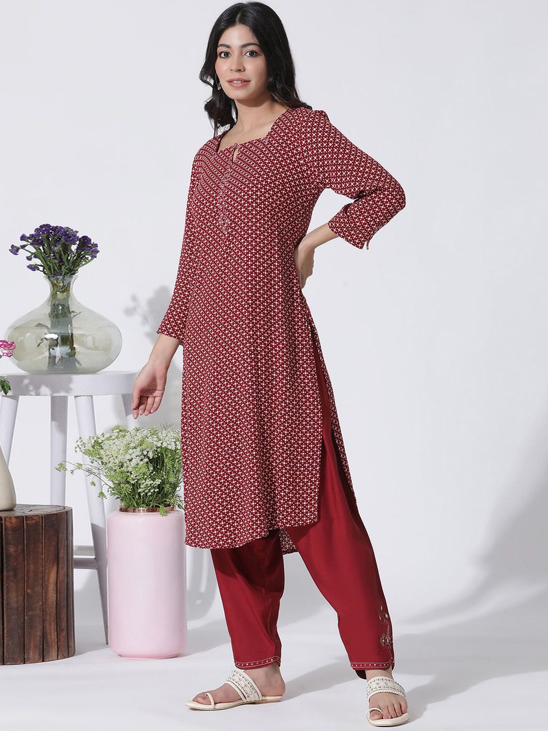W Geometric Printed Square Neck Straight Kurta With Trousers & Dupatta