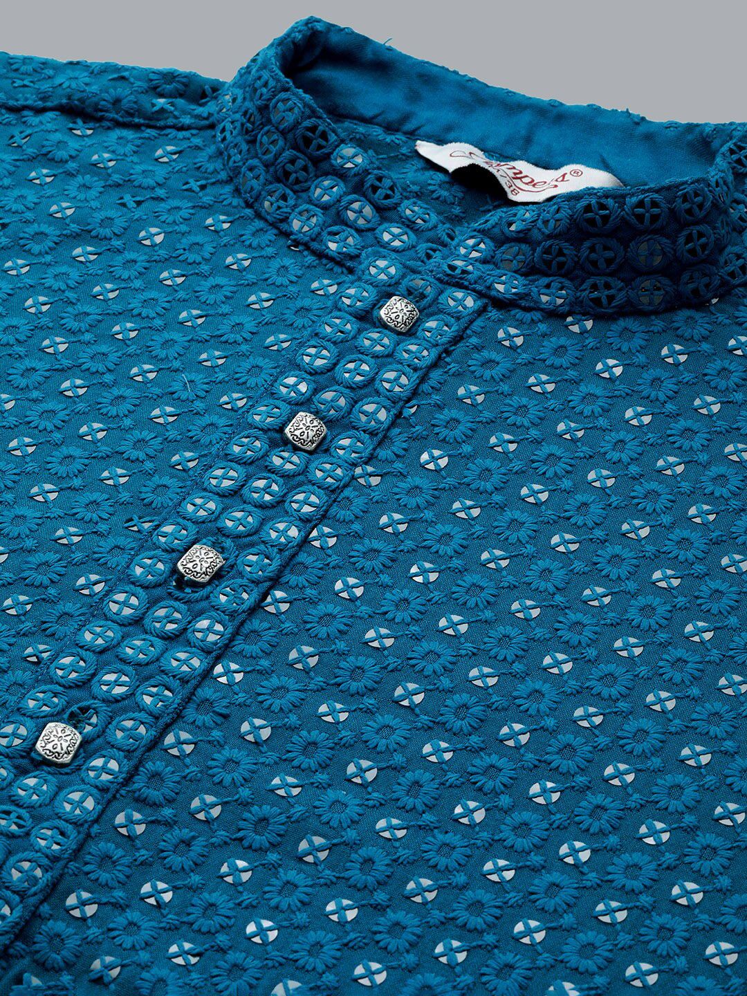 Jompers Men Embroidered Cotton Sequinned Kurta