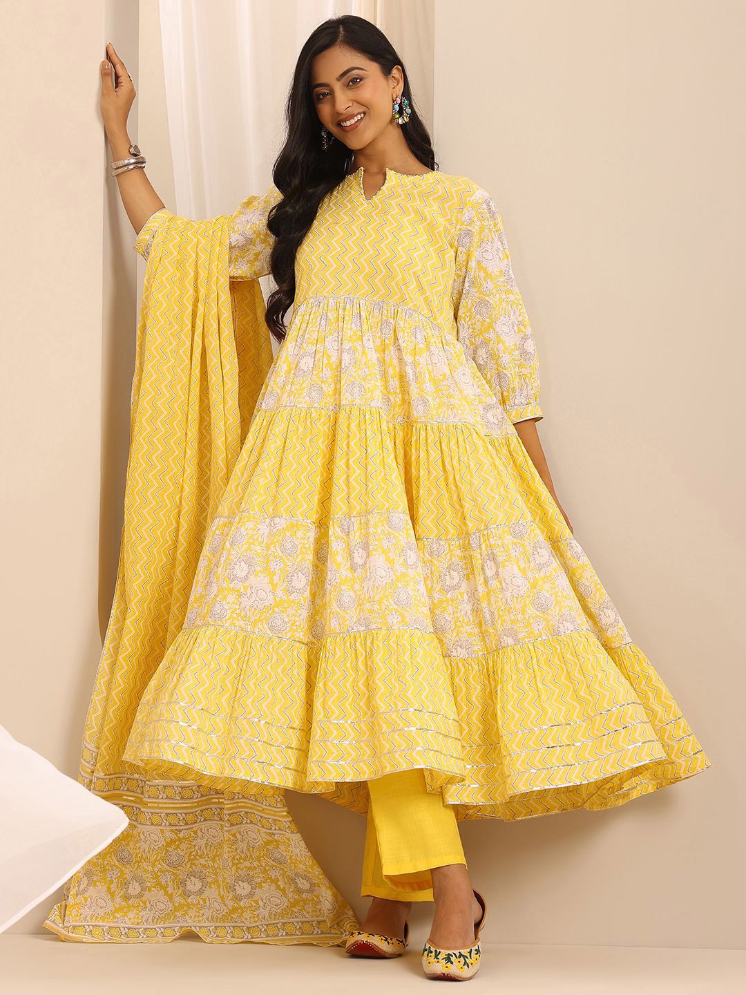 Libas Women Floral Printed Kurta with Trousers & With Dupatta