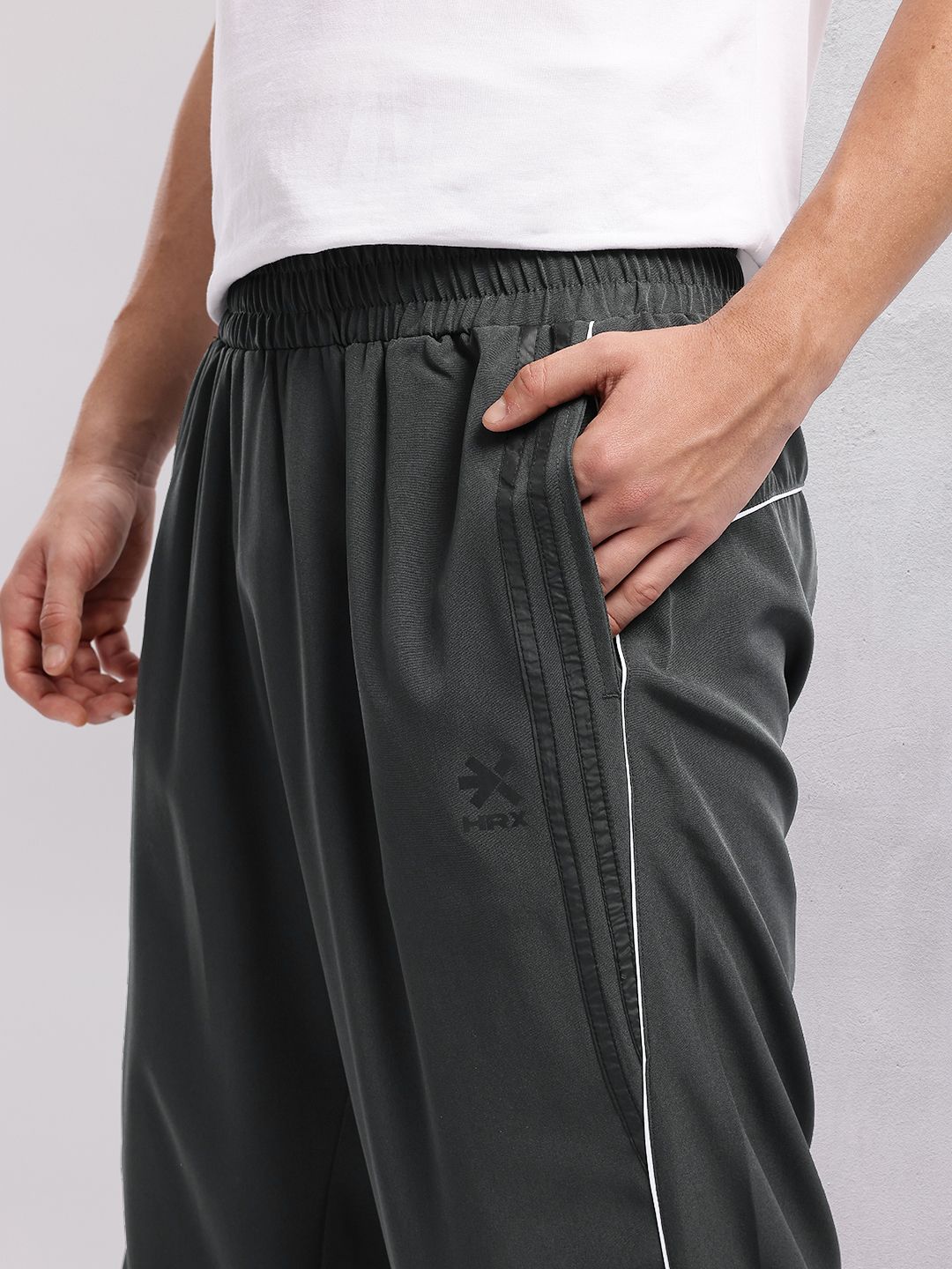 HRX by Hrithik Roshan Men Contrast Piping Lifestyle Joggers