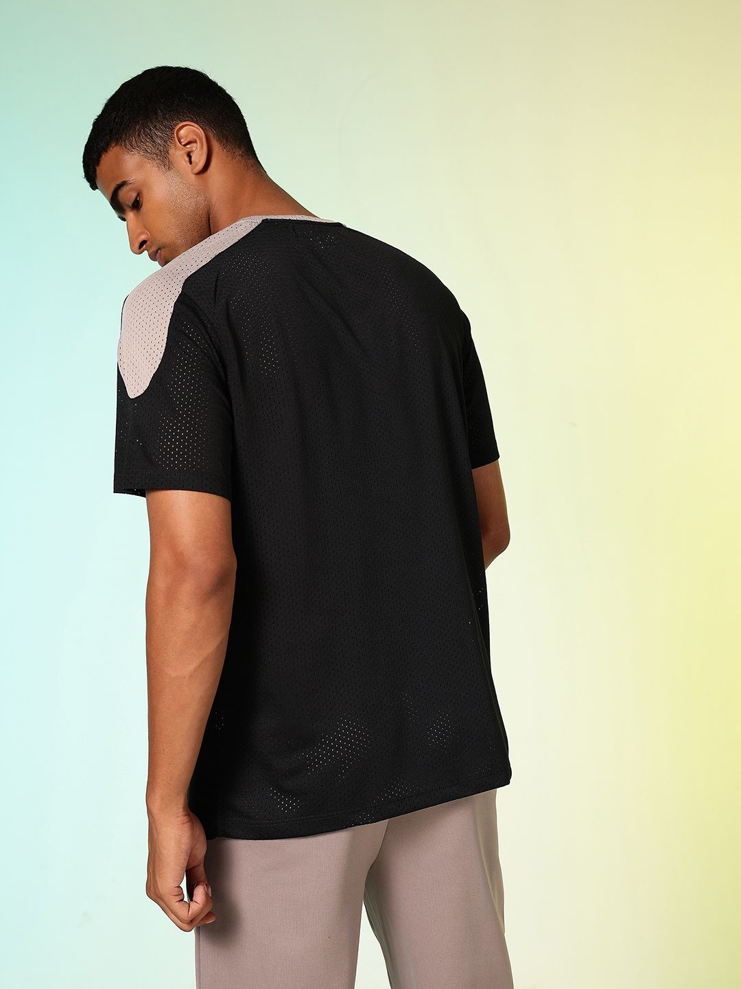 HRX by Hrithik Roshan Relaxed Fit Printed Rapid-Dry Training or Gym Sports T-shirt