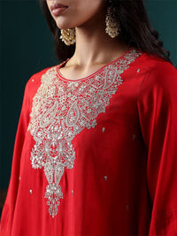 Varanga Women Floral Embroidered Regular Kurta with Trousers & With Dupatta