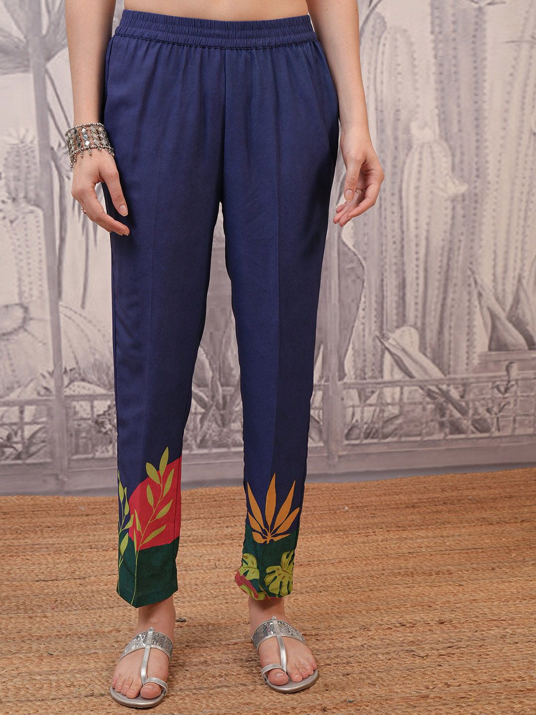 Vishudh Blue Floral Printed Round Neck Straight Kurta with Trouser