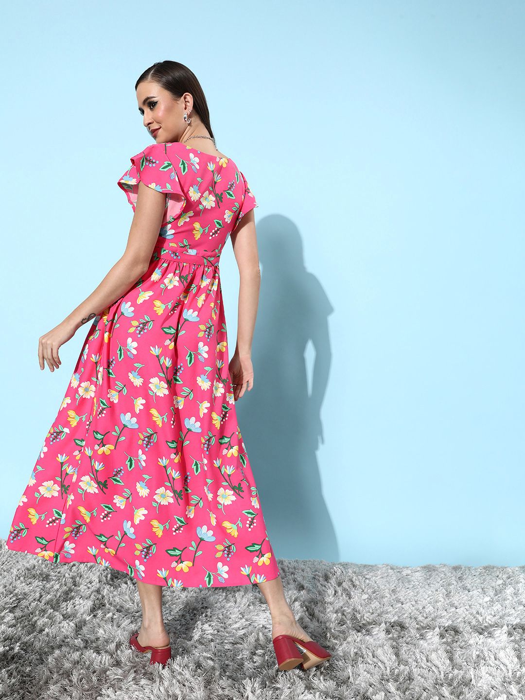 DressBerry Women Pink & Green Tropical Printed V-Neck Midi Dress With A Belt