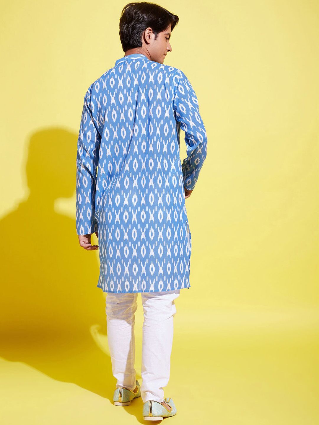 VASTRAMAY Boys Blue Ethnic Motifs Printed Kurta with Churidar