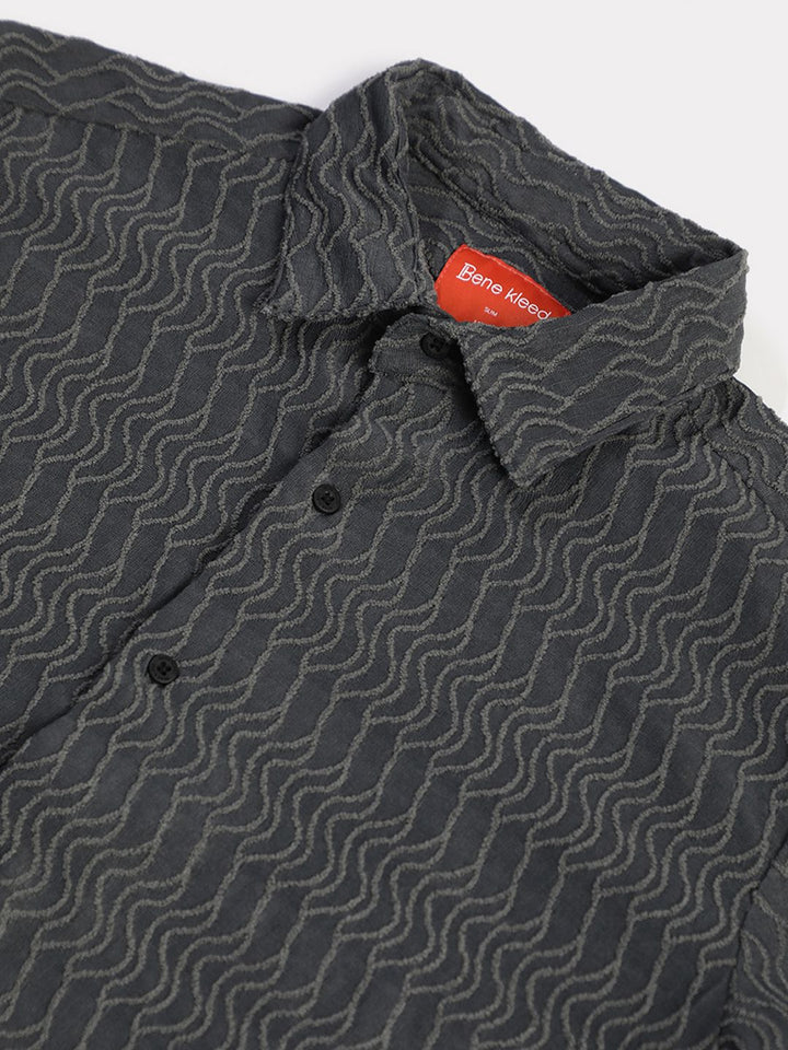 Bene Kleed Men Slim Fit Textured Spread Collar Casual Shirt