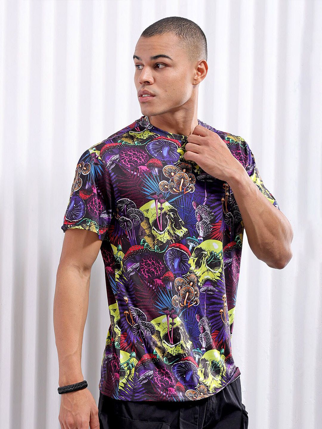 The Indian Garage Co Black Conversational Printed Slim Fit T-shirt