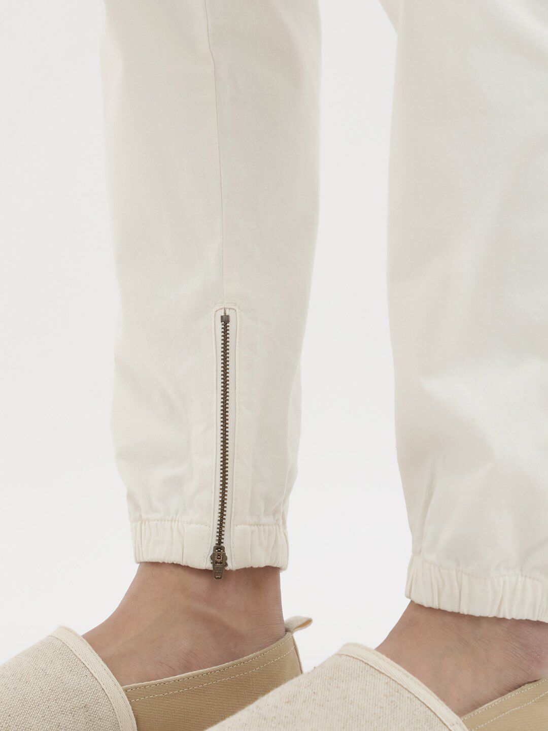 RARE RABBIT Men Regular Fit Cotton Joggers