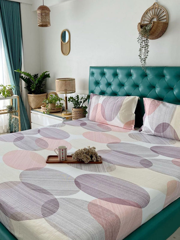 URBAN SPACE Pink & White Geometric 200 TC Queen Bedsheet with 2 Pillow Covers