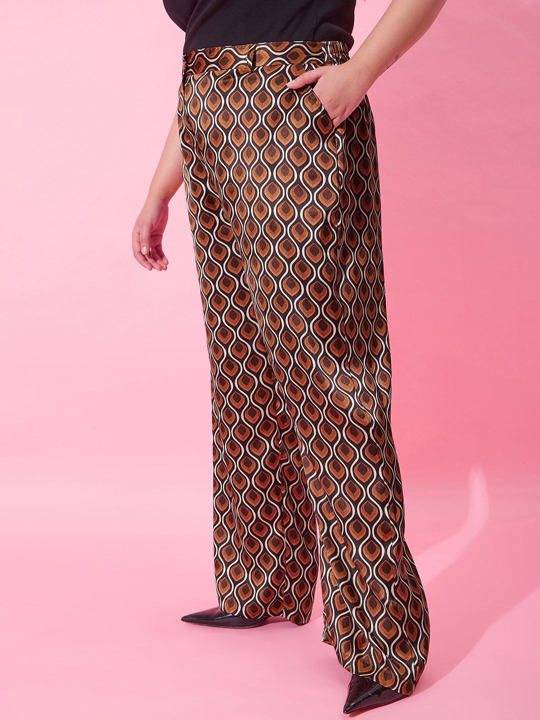 CURVY STREET Women Printed Loose Fit High-Rise Trousers