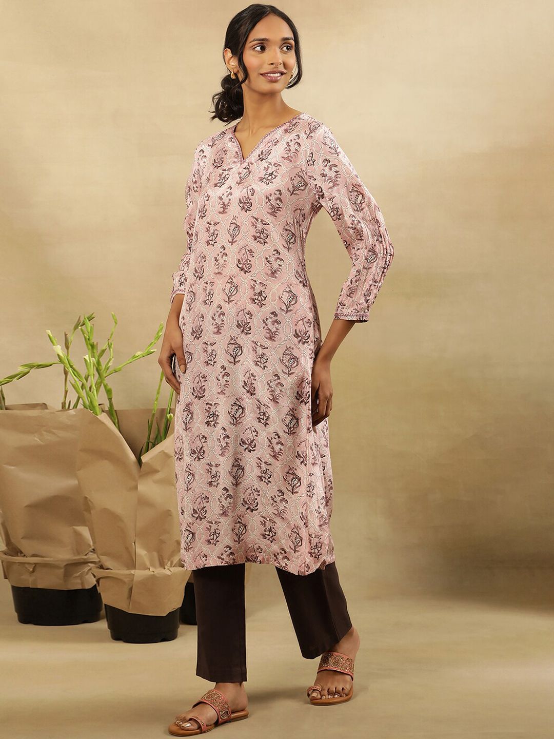 W Floral Printed V-Neck Mirror Work Kurta