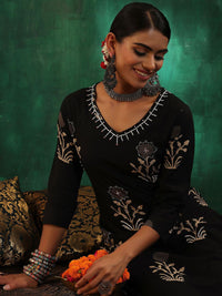 Libas Women Floral Printed Regular Beads and Stones Pure Cotton Kurta with Trousers