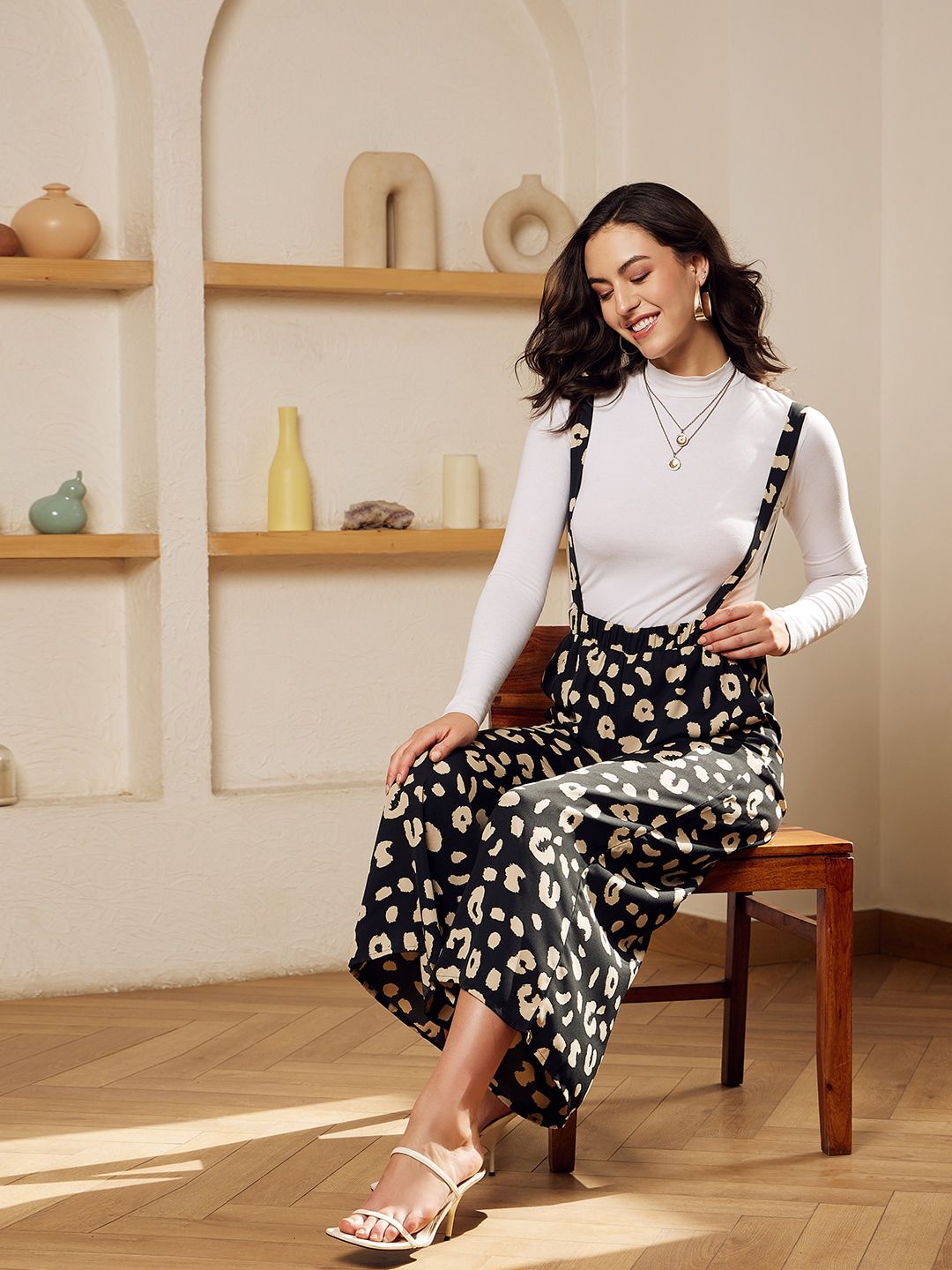Berrylush Women Black Animal Printed Trousers with Suspenders