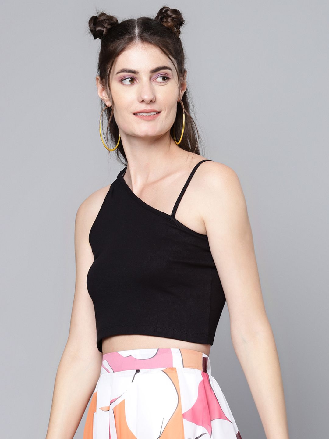 SASSAFRAS Black Solid Strappy Crop Top