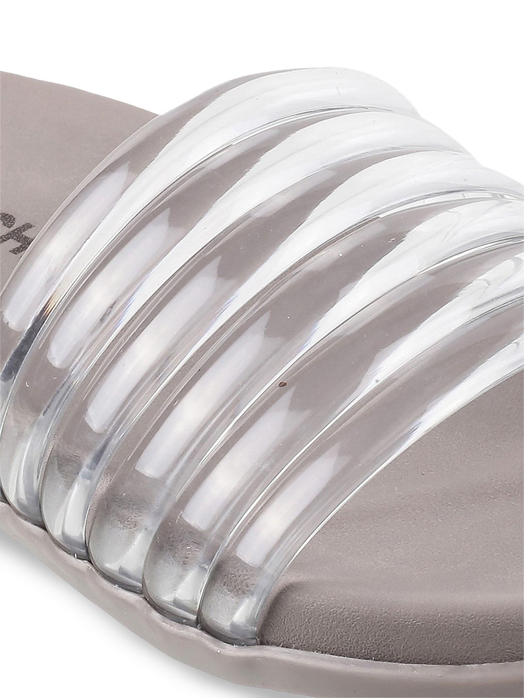 Mochi Women Grey Solid Sliders