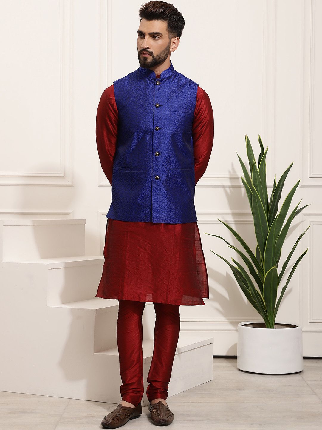 SOJANYA Men Maroon Kurta with Churidar & Nehru Jacket