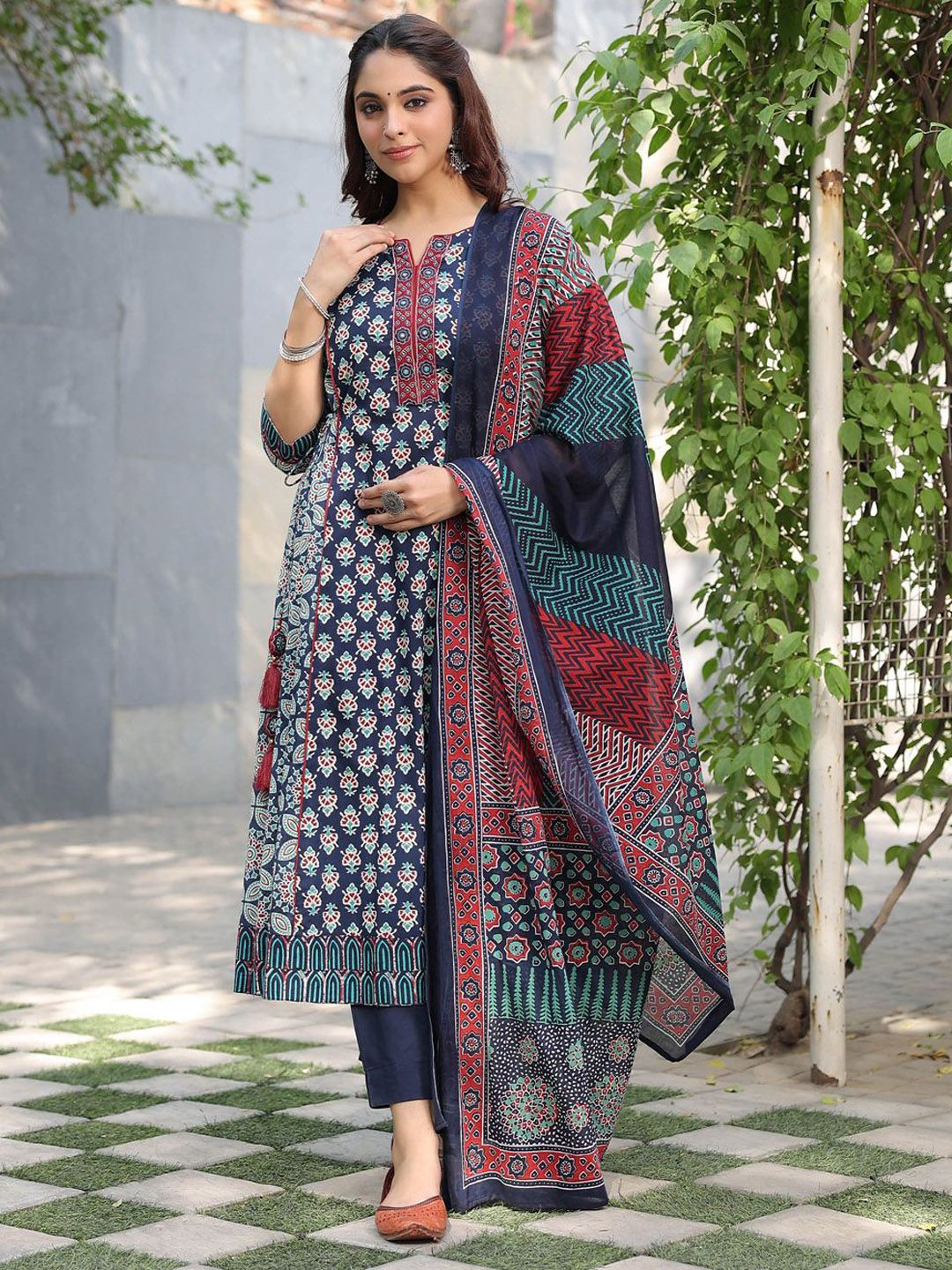 Rain &amp; Rainbow Wanita Motif Etnik Bercetak Manik Biasa dan Batu Kurta Kapas Tulen dengan Seluar &amp; Dengan