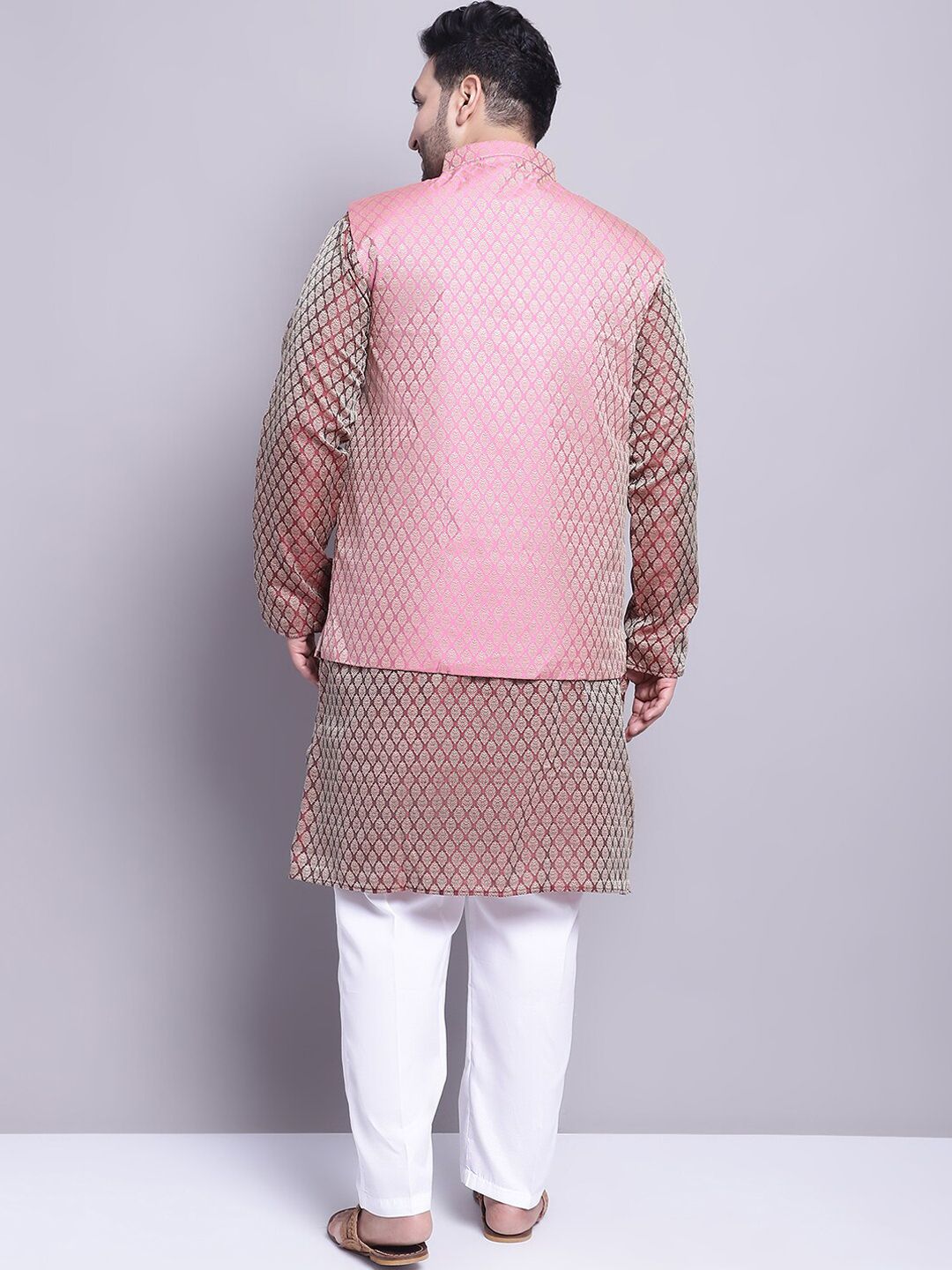 SOJANYA PLUS Plus Size Plus Size Kurta Rekaan Tenun dengan Piyama & Jaket Nehru