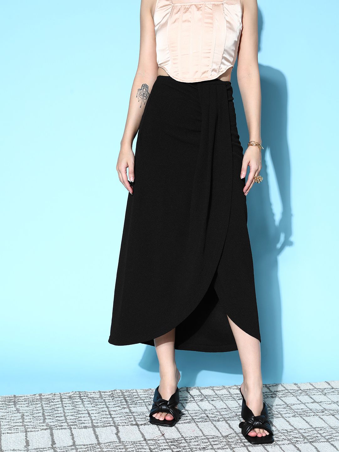 Berrylush Women Black Solid High Waist Draped Tulip Skirt