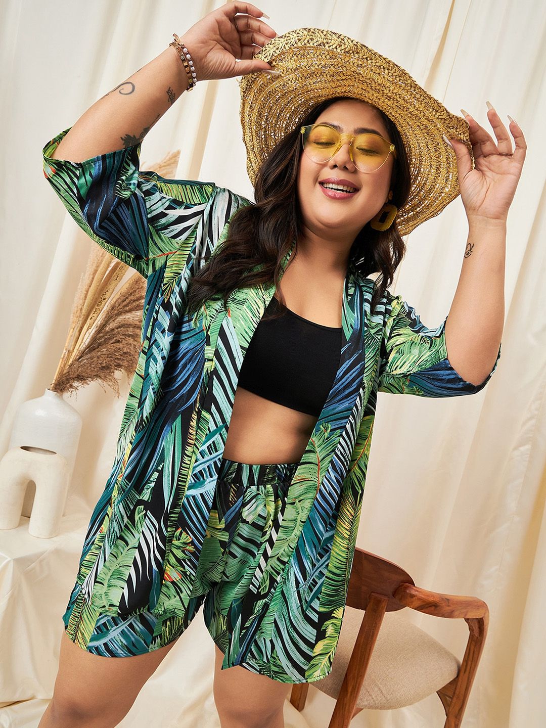 Berrylush Curve Tropical Printed Front Open Shrug With Shorts