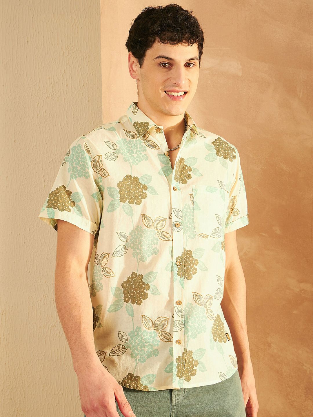 DENNISON Smart Floral Printed Spread Collar Short Sleeves Cotton Lightweight Shirt