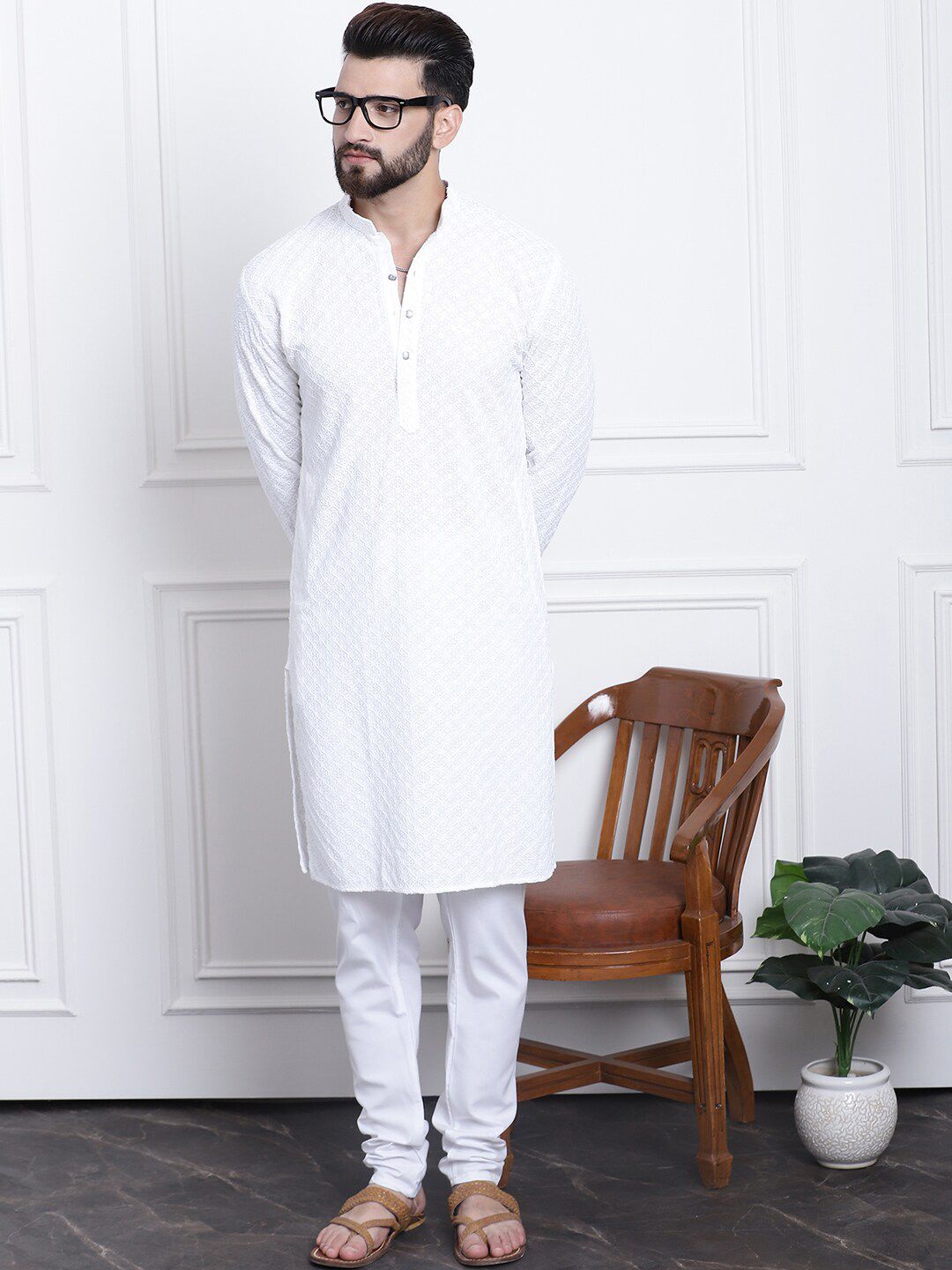 SOJANYA Floral Embroidered Mandarin Collar Pure Cotton Kurta