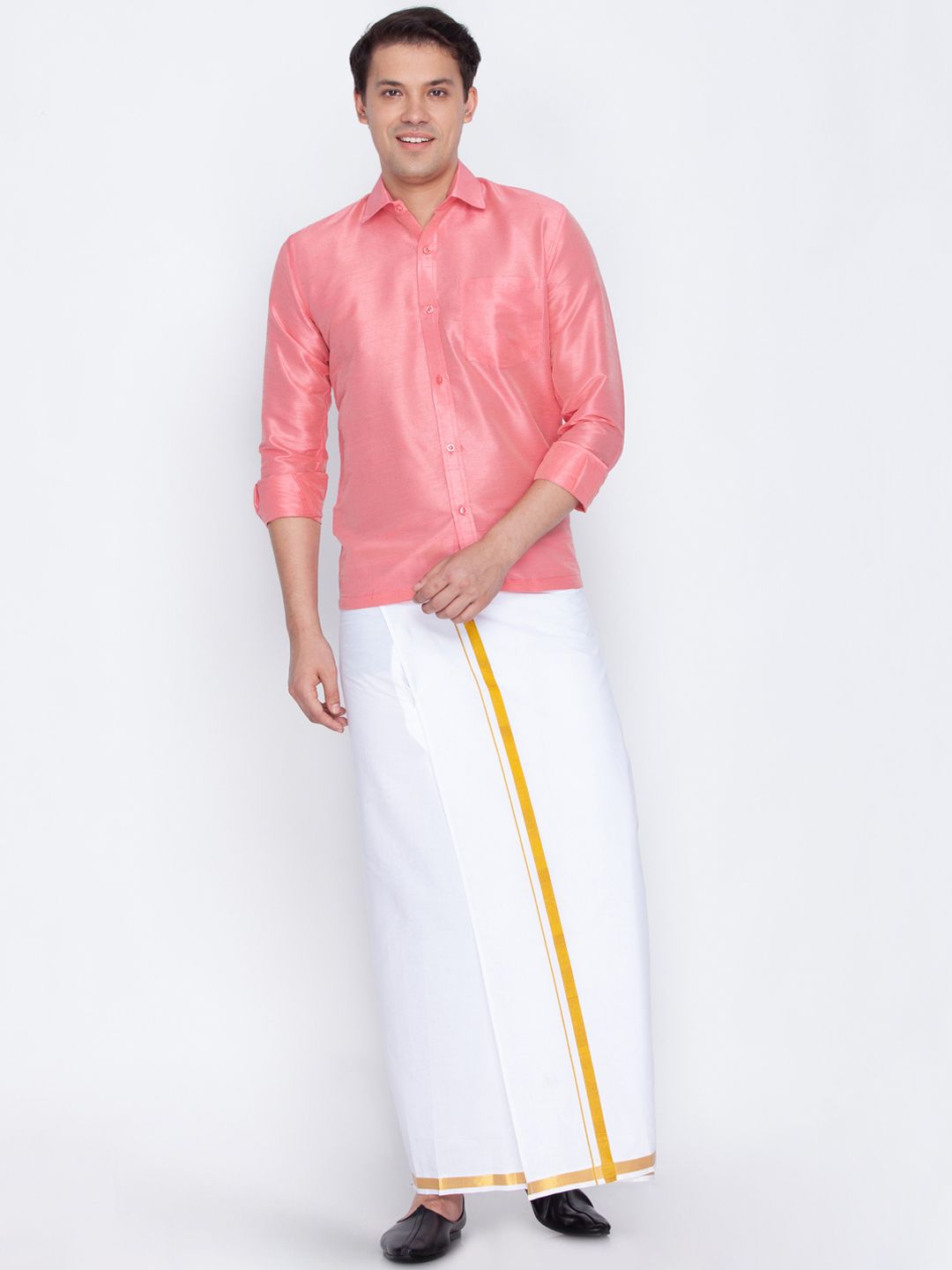 VASTRAMAY Men Pink Standard Regular Fit Solid Casual Shirt