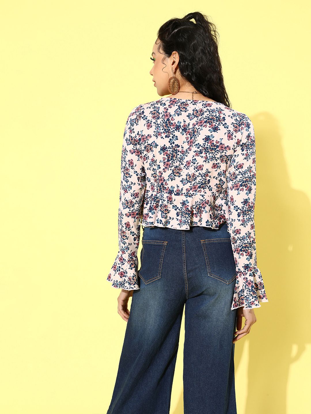 Berrylush Women Classic White Floral Cropped Top