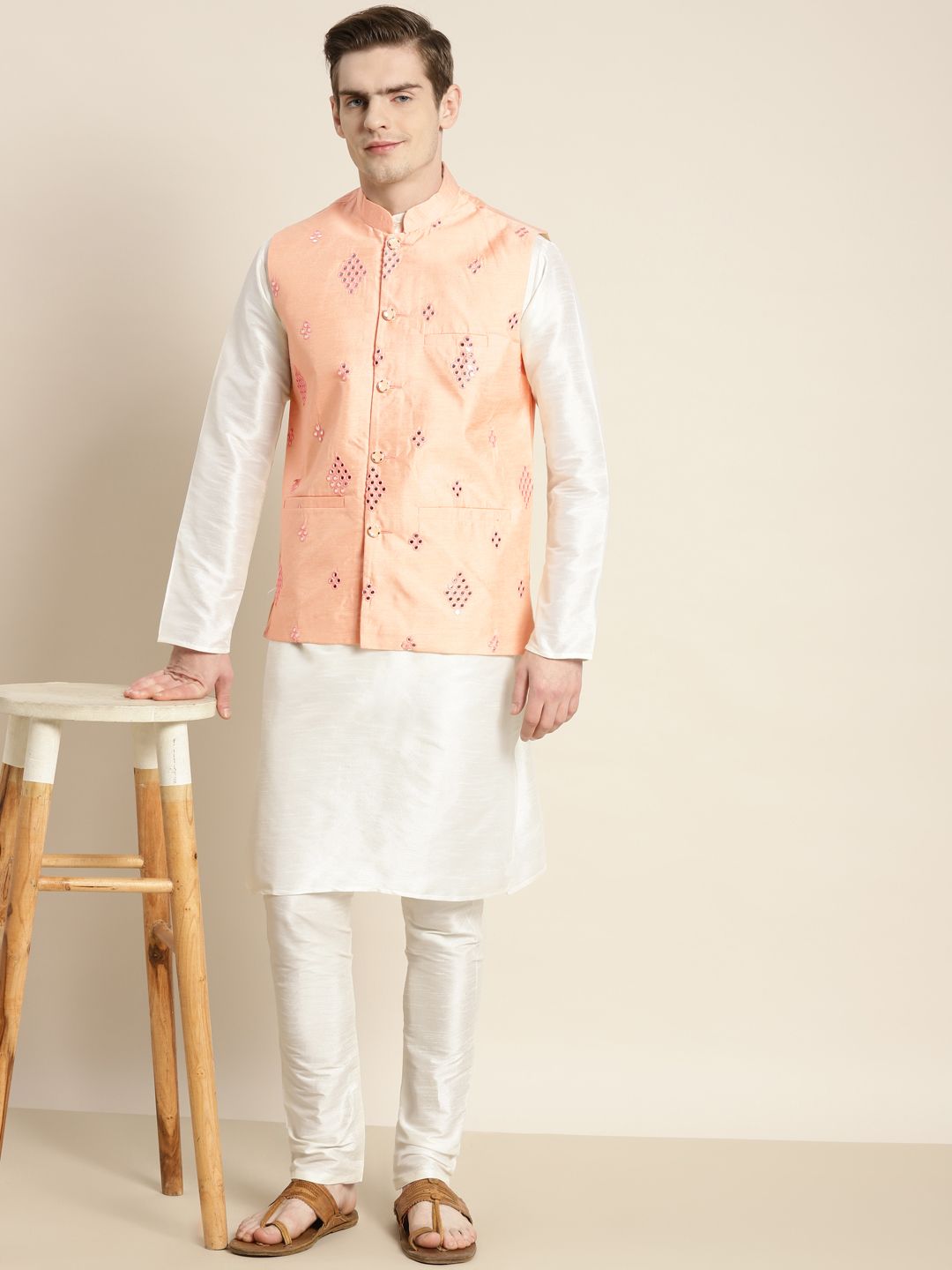 SOJANYA Lelaki Off White Motif Etnik Sulam Kurta Bersama Piyama