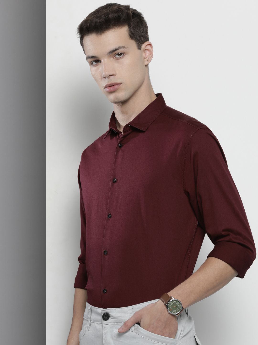 The Indian Garage Co Men Burgundy Solid Comfort Casual Shirt