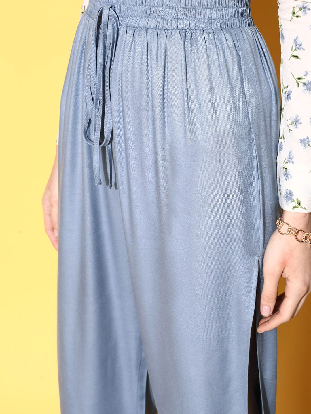 Berrylush Women Blue Relaxed High-Rise Trousers