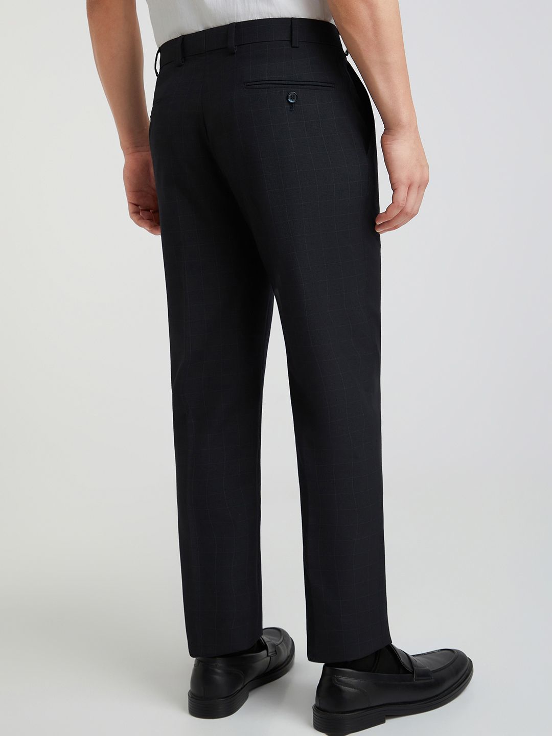 Park Avenue Men Mid-Rise Checked Smart Trousers