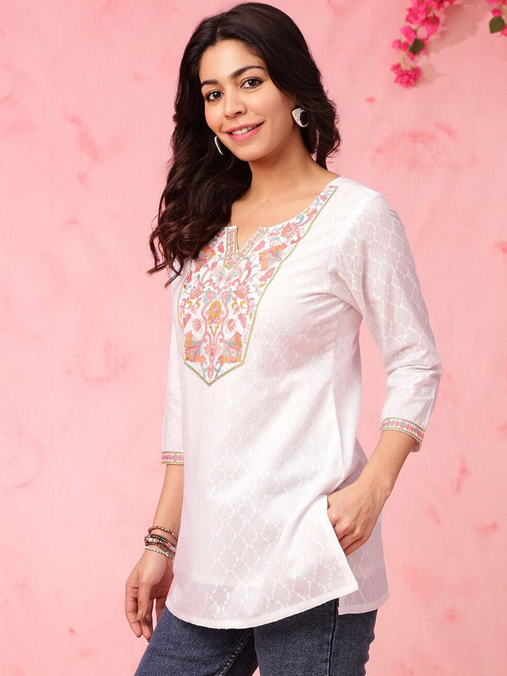 Anouk Women Thread Work Kurta