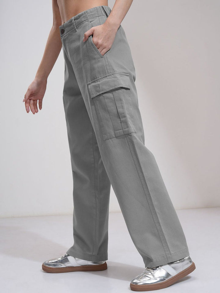 Tokyo Talkies Women Solid Straight FIt Cargo Pants