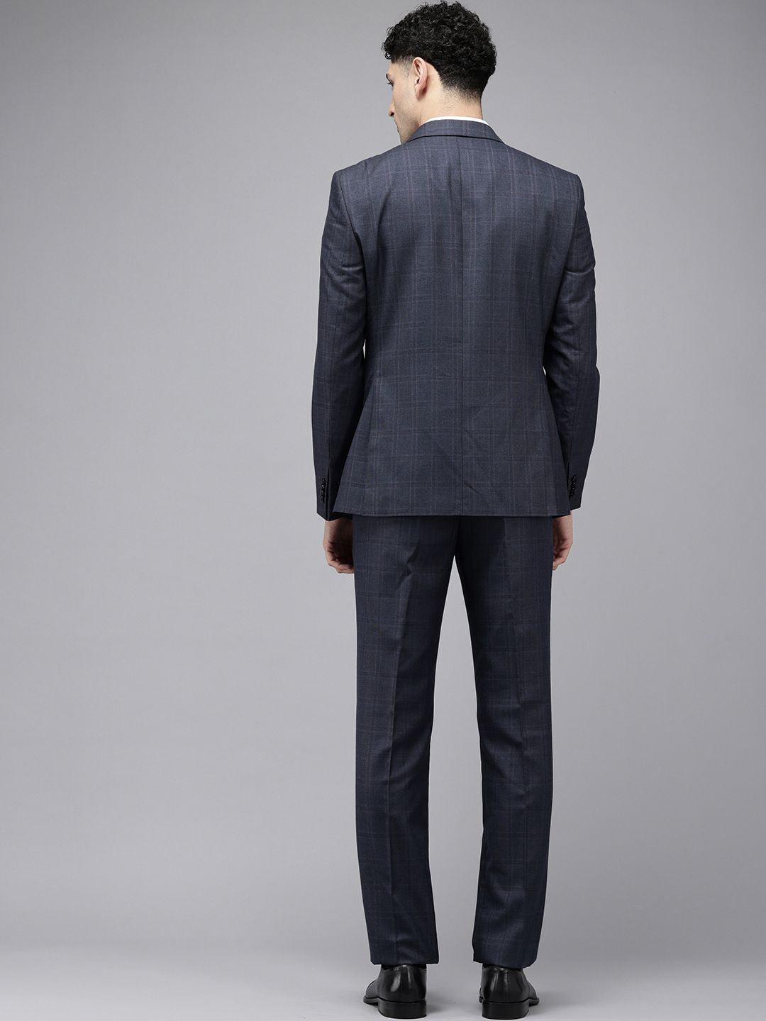Park Avenue memeriksa Slim sesuai dengan sutan formal 2 keping