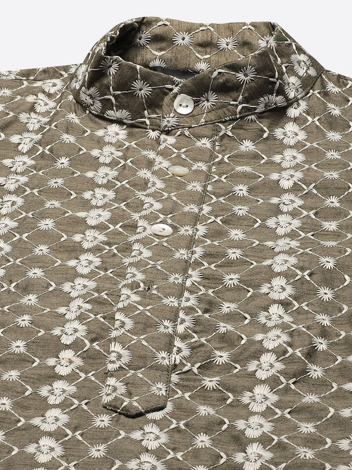 SOJANYA Men Olive Green & White Ethnic Motifs Embroidered Kurta with Churidar & Jacket