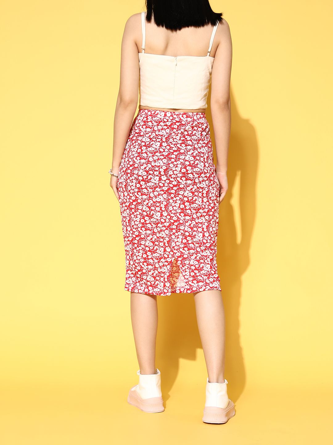 Berrylush  Stunning Red Floral Pencil Skirt