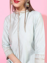 Vishudh Women Green Solid Viscose Rayon Kurta with Trouser