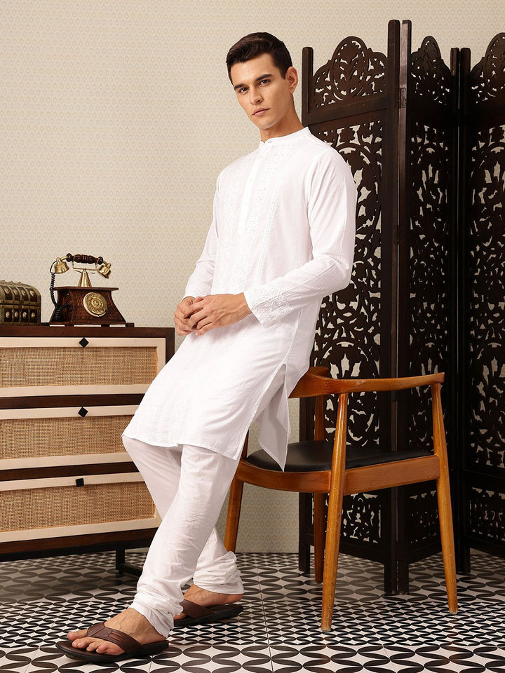 House of Pataudi Floral Embroidered Jashn Pure Cotton Kurta with Trousers