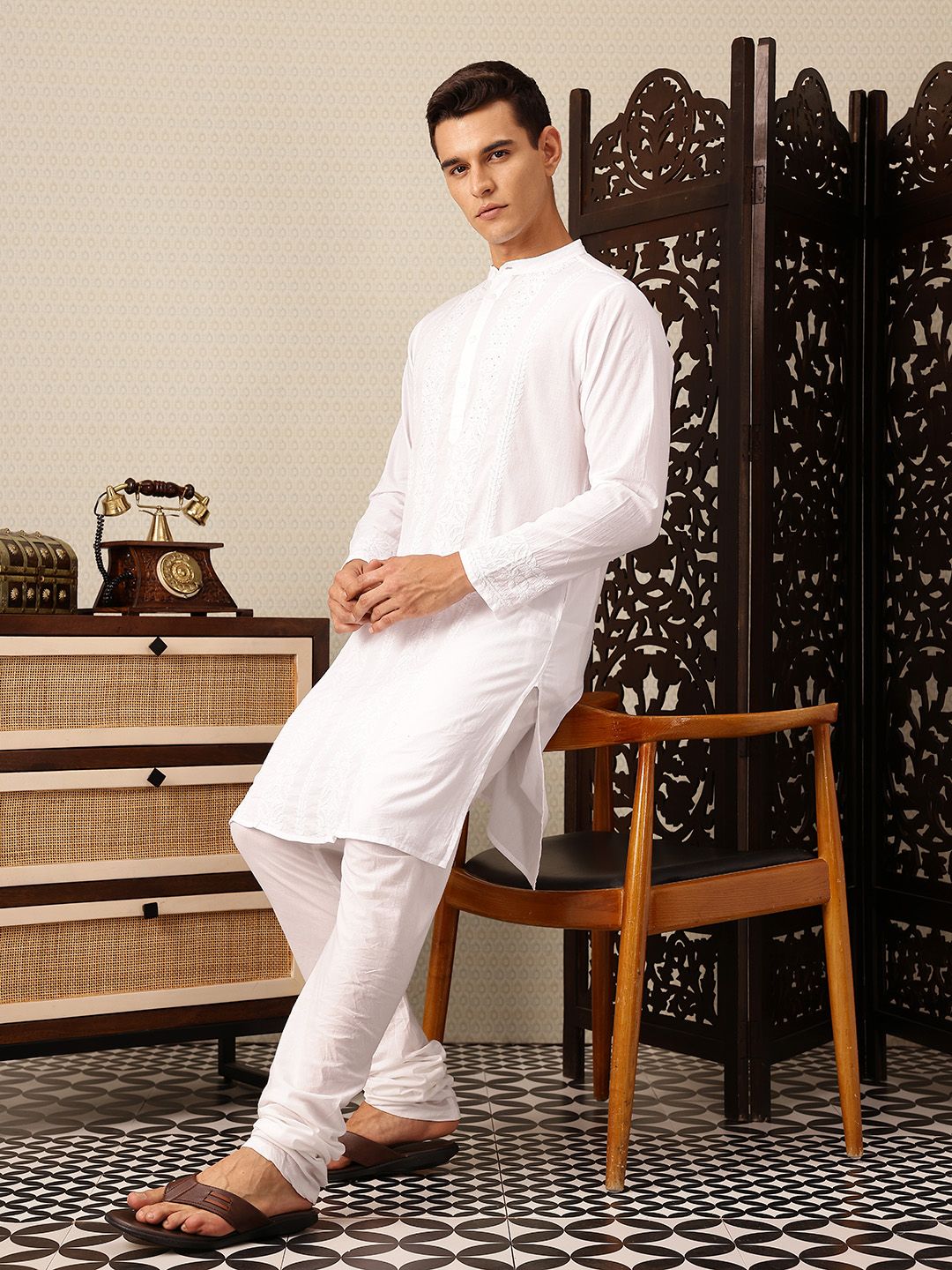 House of Pataudi Floral Embroidered Jashn Pure Cotton Kurta with Trousers