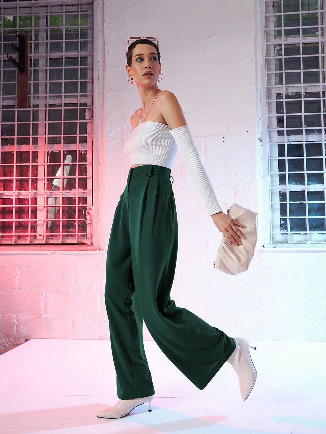 SASSAFRAS Women Green Loose Fit High-Rise Pleated Parallel Trousers