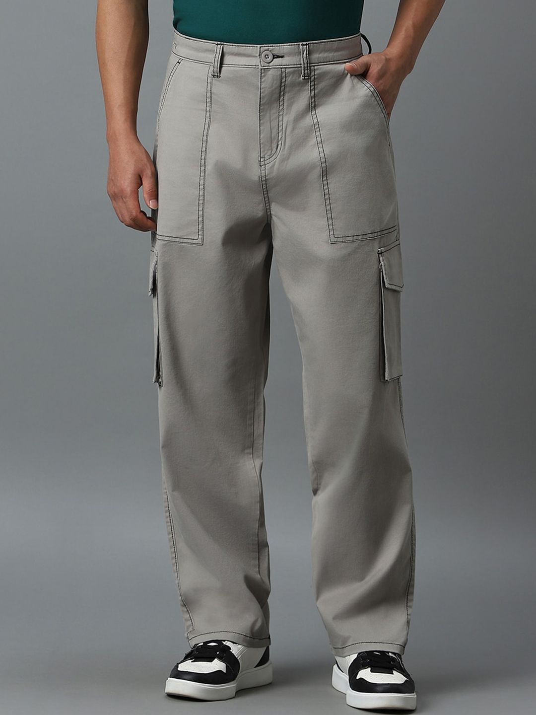 Bewakoof Men Baggy Oversized Cargo Pants