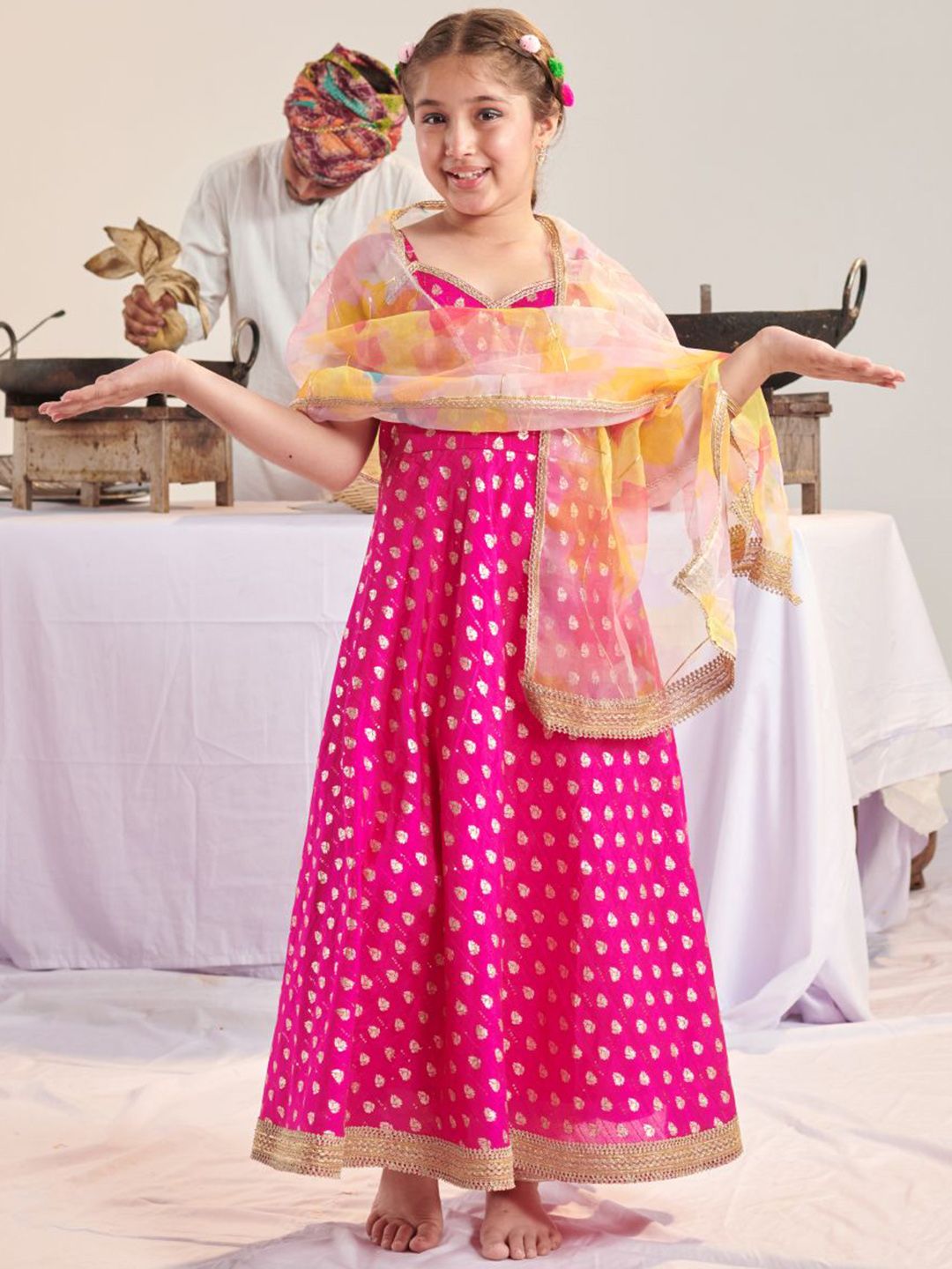 pspeaches Girls Floral Printed Regular Sequinned Kurta with Pyjamas & With Dupatta